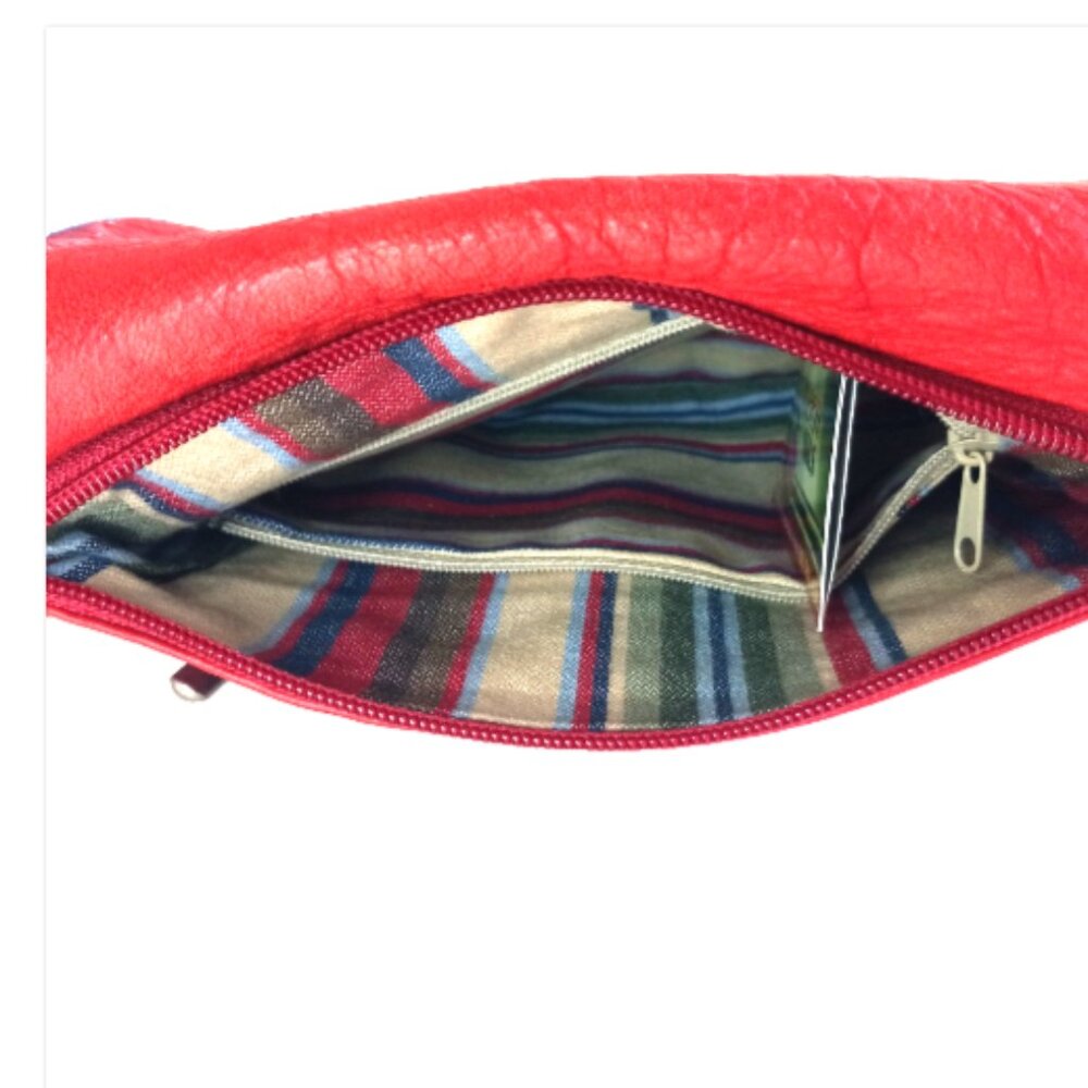 T-Nobile Made in Italy soft leather crossbody purse in vibrant red. - Picture 10 of 14